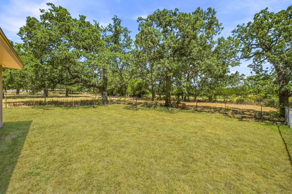 907 County Road 484 Stephenville, TX 76401