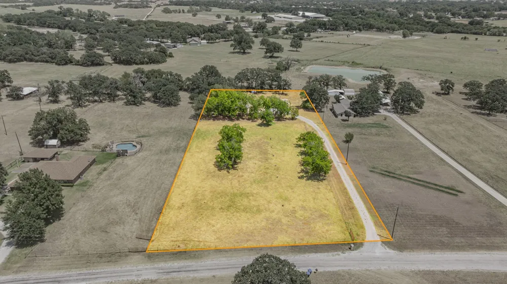 907 County Road 484 Stephenville, TX 76401