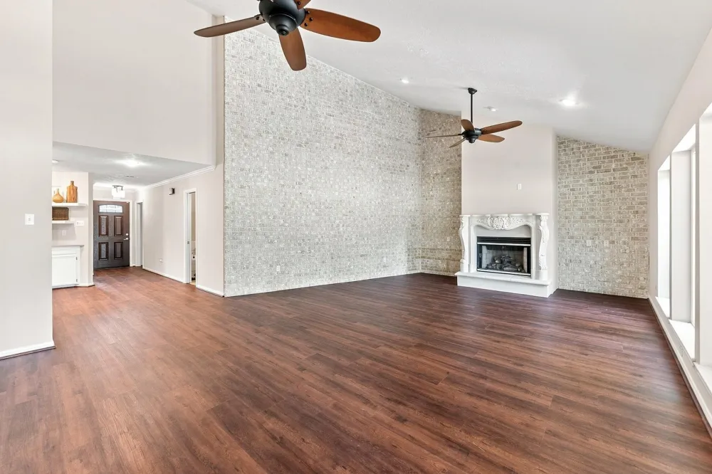 20 Golfview Manor Road Huntsville, TX 77340