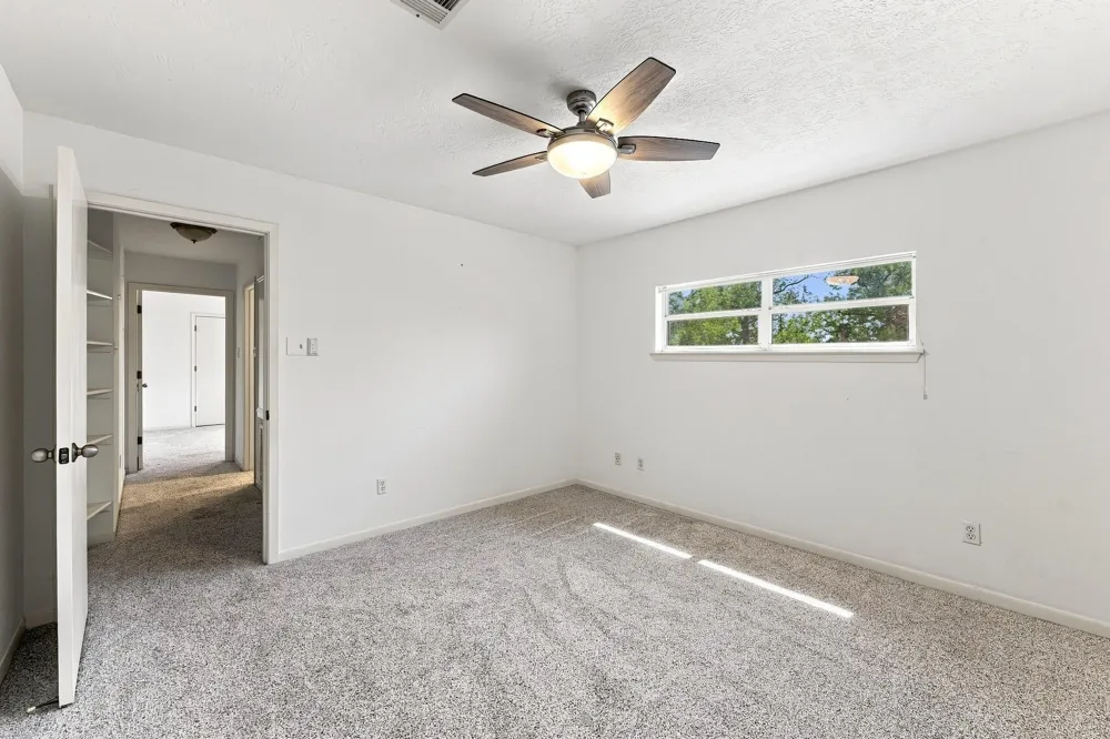 20 Golfview Manor Road Huntsville, TX 77340