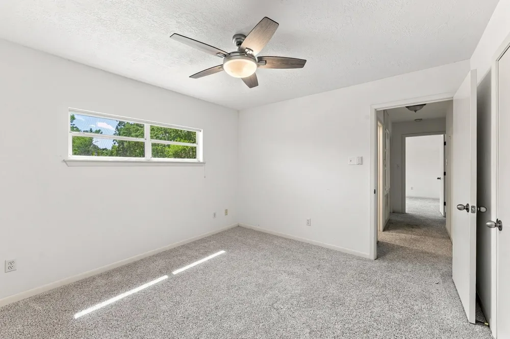 20 Golfview Manor Road Huntsville, TX 77340