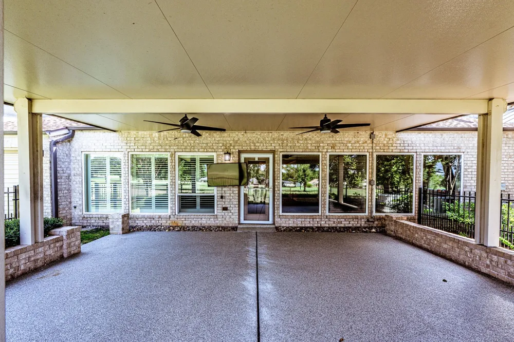 20 Golfview Manor Road Huntsville, TX 77340