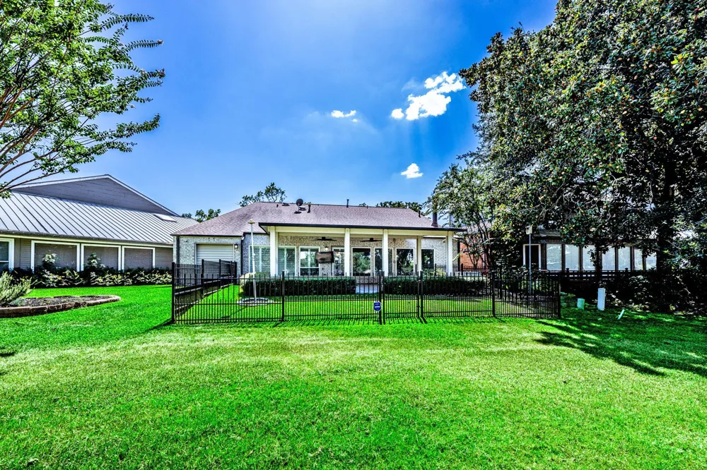 20 Golfview Manor Road Huntsville, TX 77340