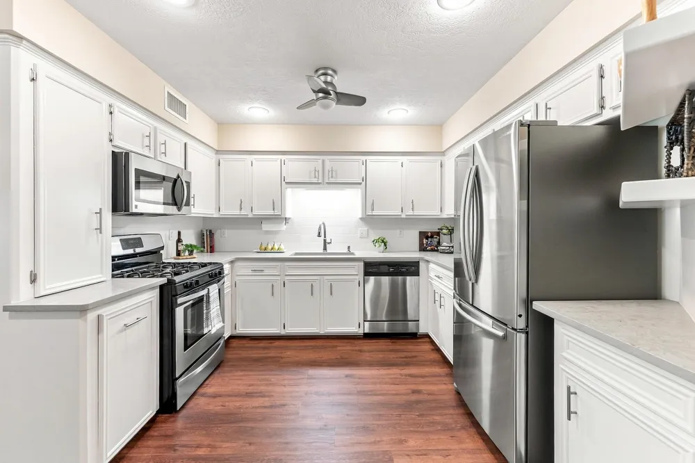20 Golfview Manor Road Huntsville, TX 77340