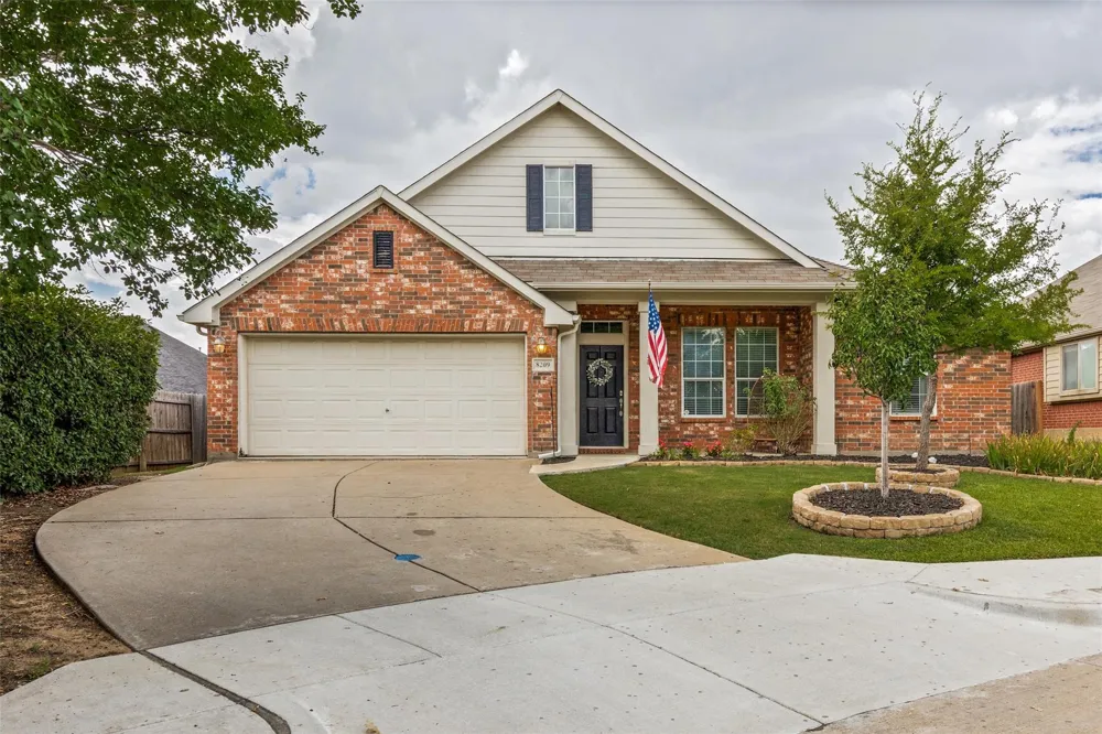 8209 Grayson Way Watauga, TX 76148