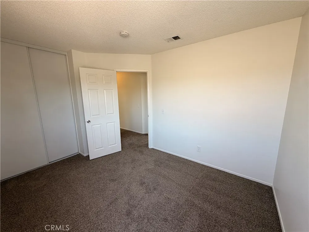 506 El Mirador Perris, CA 92571