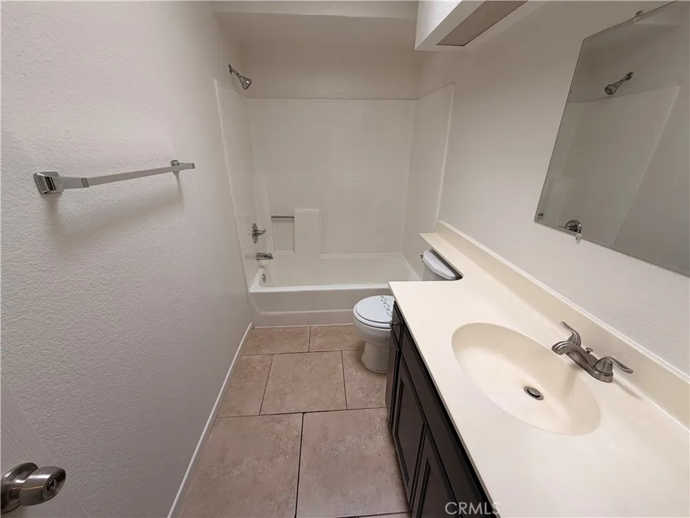 506 El Mirador Perris, CA 92571