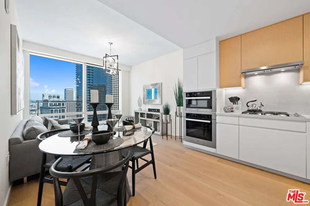 877 Francisco Street #2003 Los Angeles, CA 90017