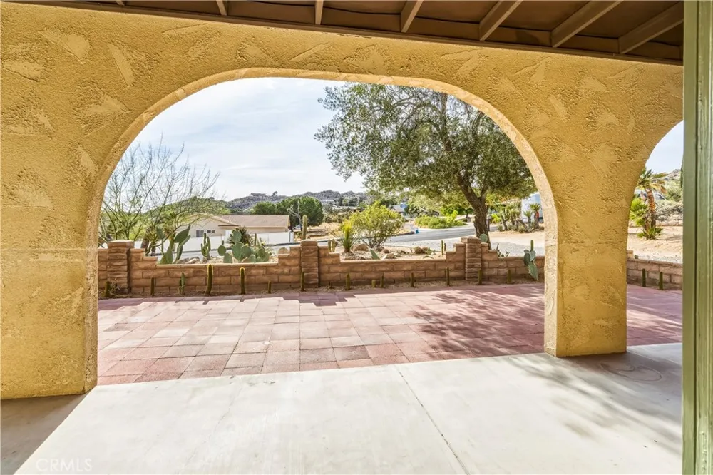 6381 Airway Avenue Yucca Valley, CA 92284