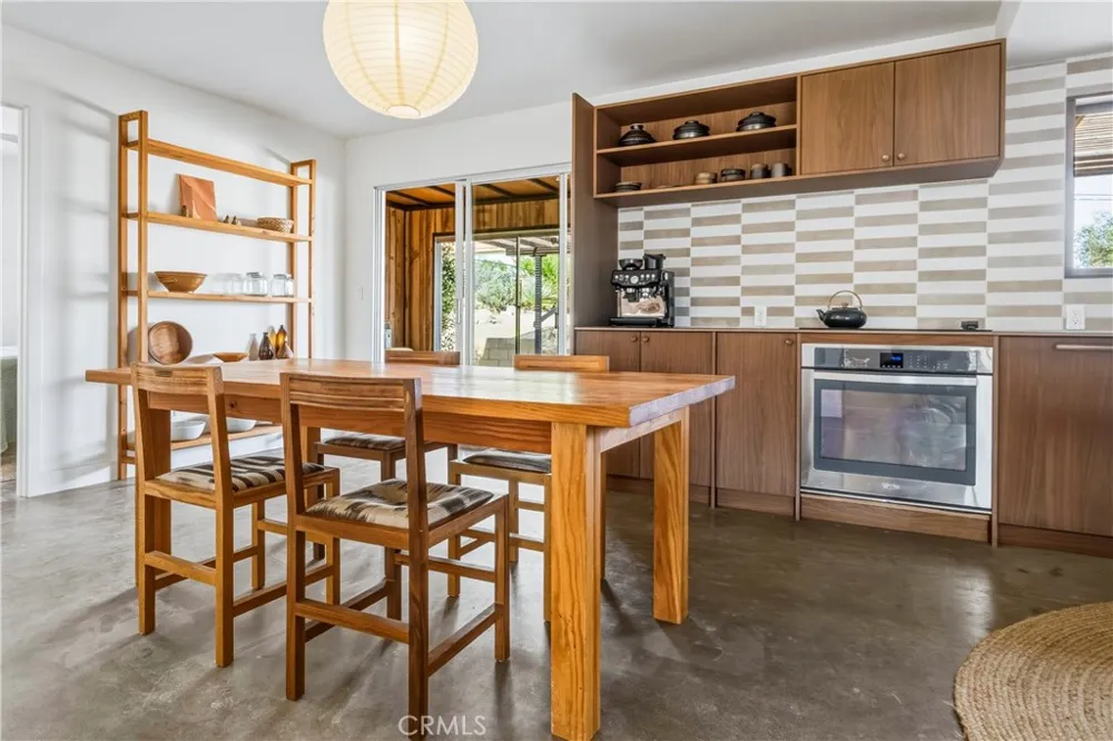 6381 Airway Avenue Yucca Valley, CA 92284