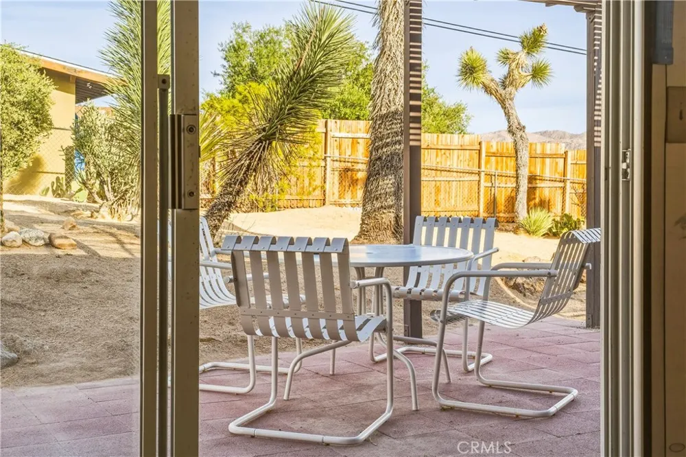 6381 Airway Avenue Yucca Valley, CA 92284