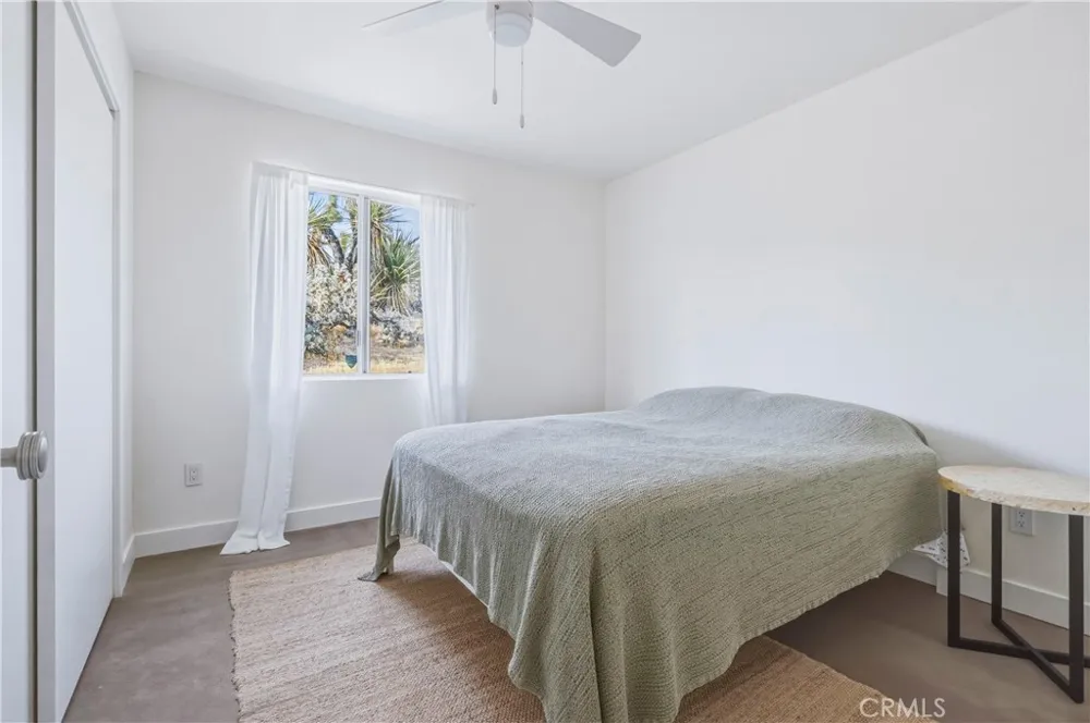 6381 Airway Avenue Yucca Valley, CA 92284