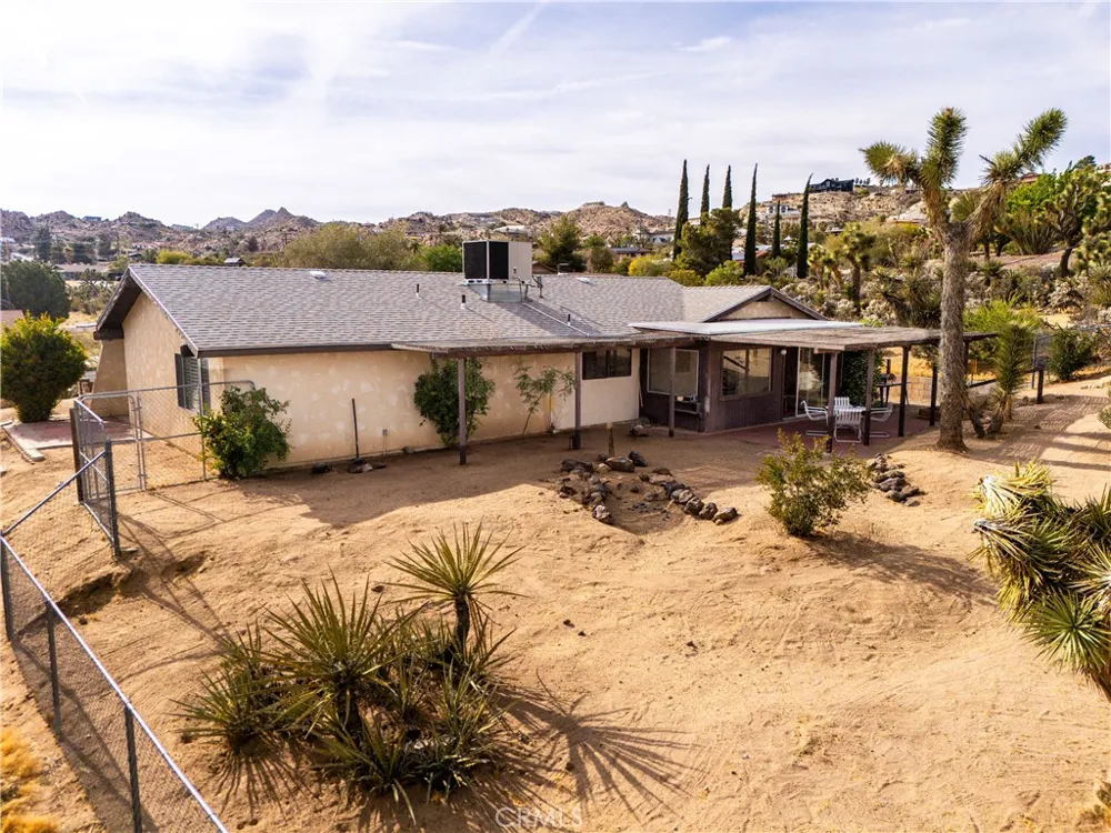 6381 Airway Avenue Yucca Valley, CA 92284