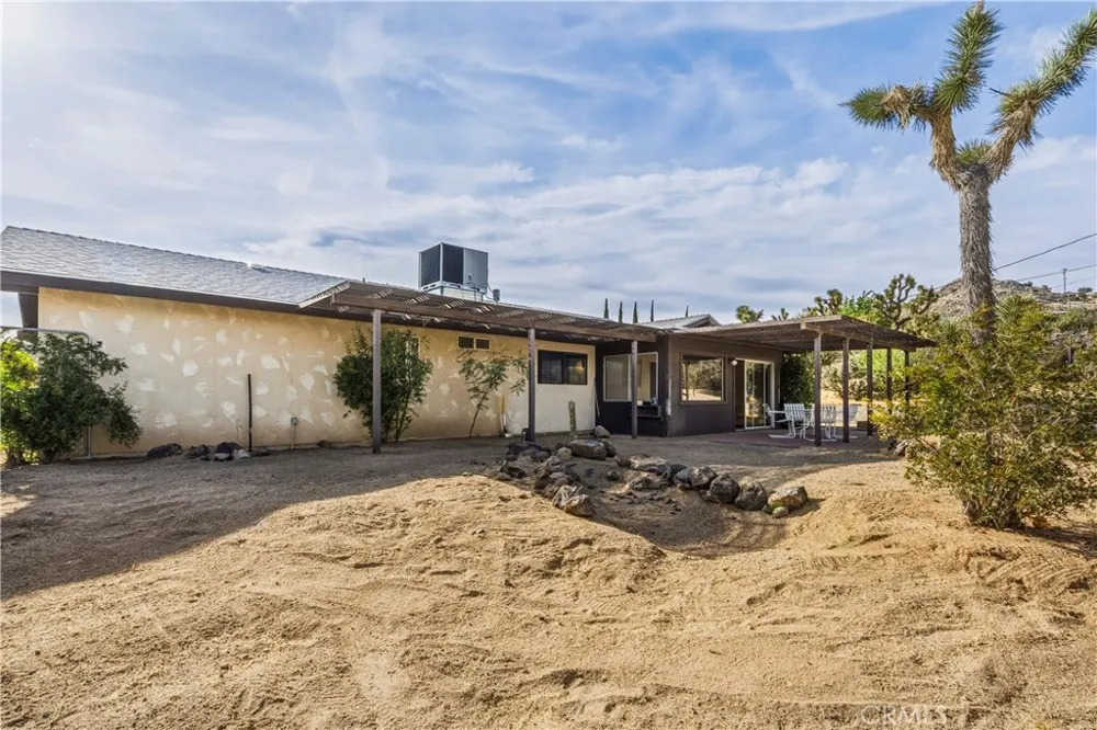 6381 Airway Avenue Yucca Valley, CA 92284