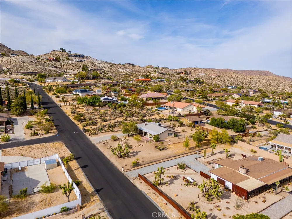 6381 Airway Avenue Yucca Valley, CA 92284
