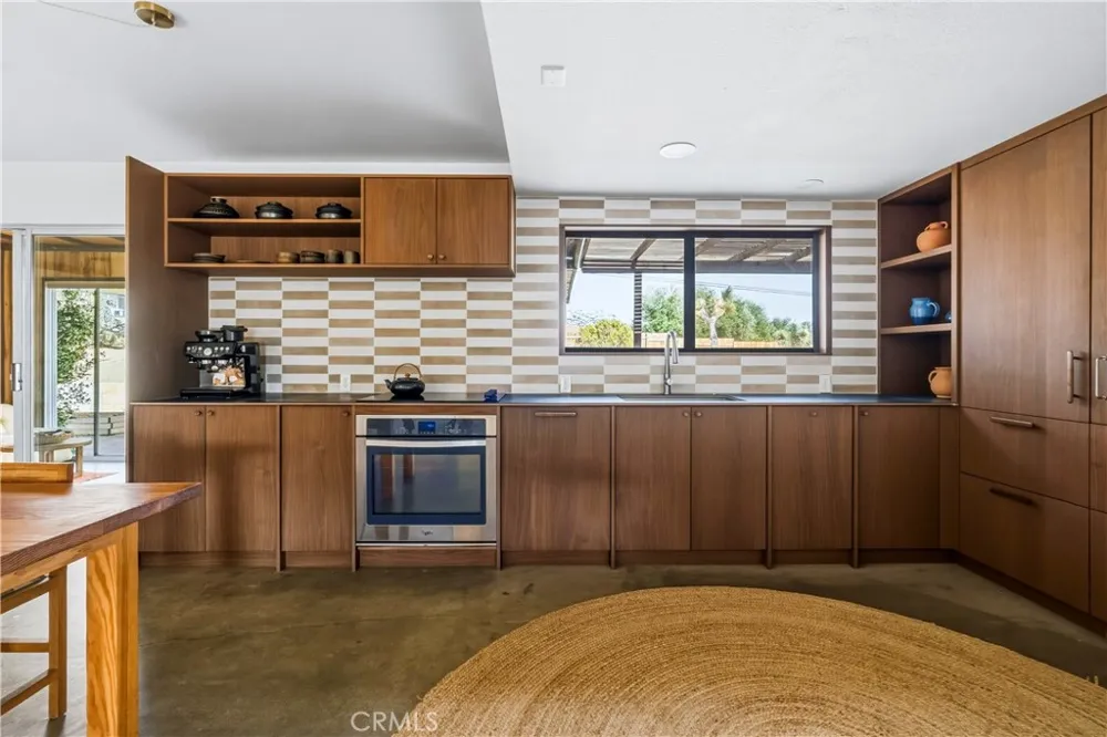 6381 Airway Avenue Yucca Valley, CA 92284