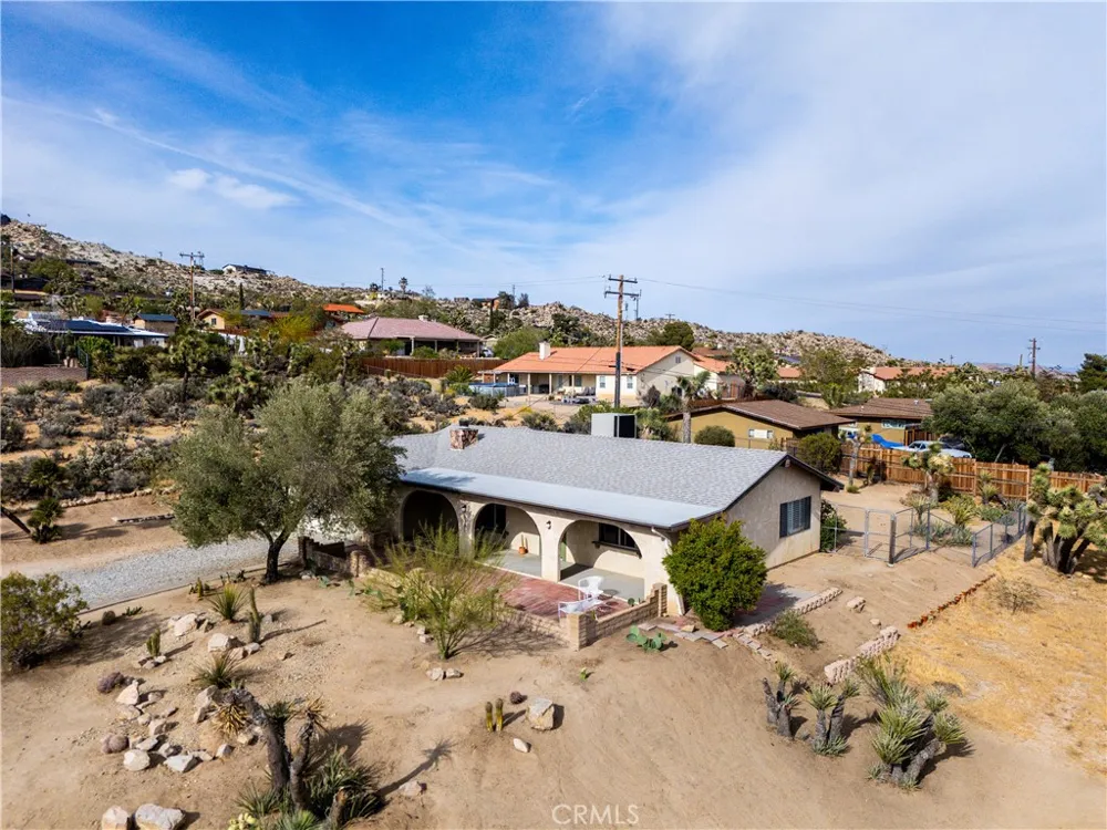 6381 Airway Avenue Yucca Valley, CA 92284
