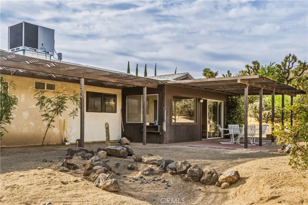 6381 Airway Avenue Yucca Valley, CA 92284