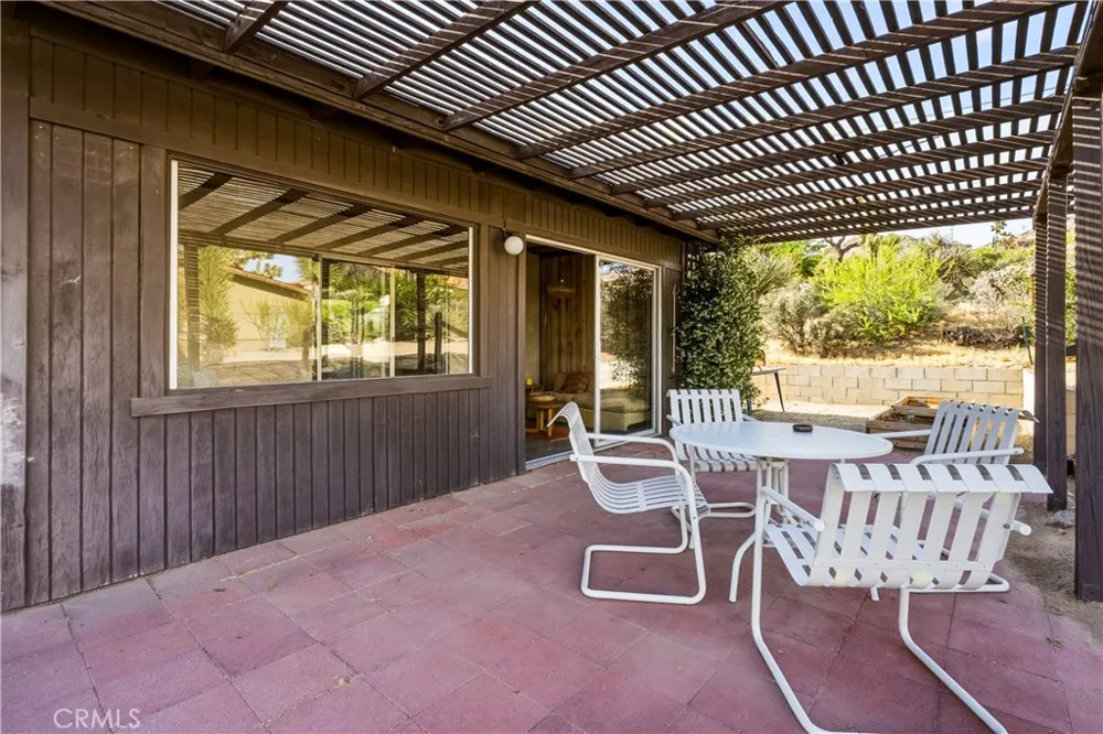 6381 Airway Avenue Yucca Valley, CA 92284