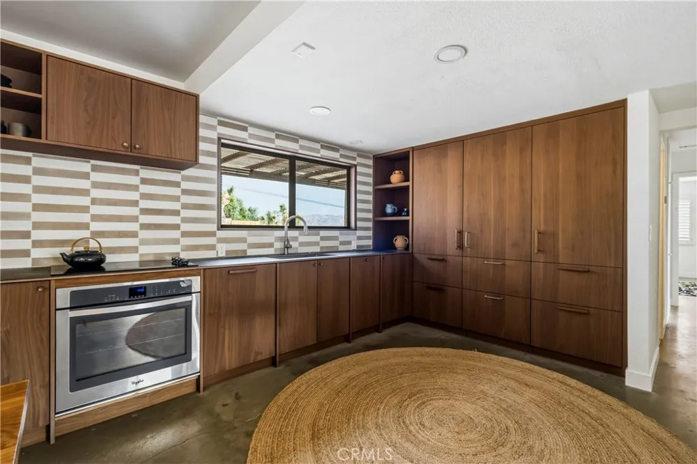 6381 Airway Avenue Yucca Valley, CA 92284