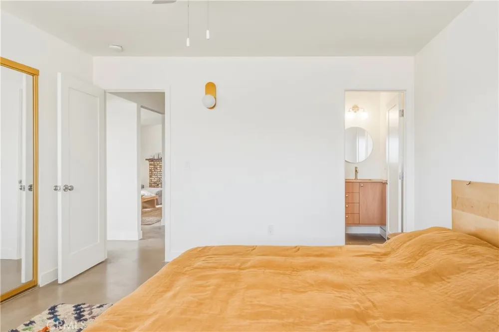 6381 Airway Avenue Yucca Valley, CA 92284