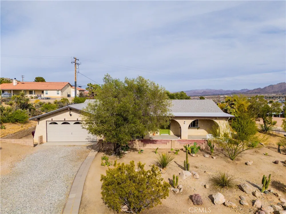6381 Airway Avenue Yucca Valley, CA 92284