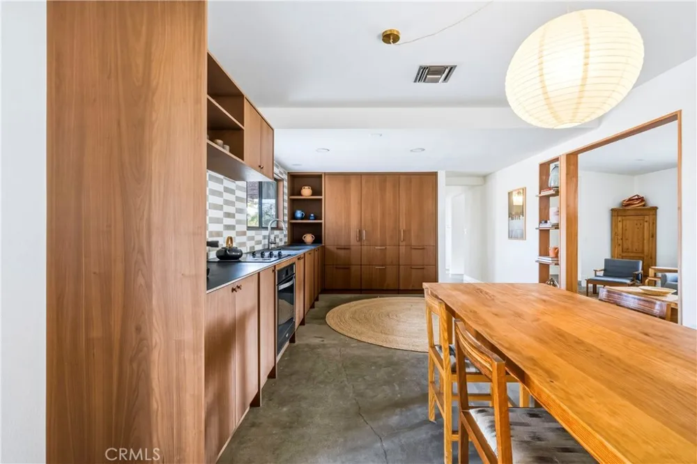 6381 Airway Avenue Yucca Valley, CA 92284