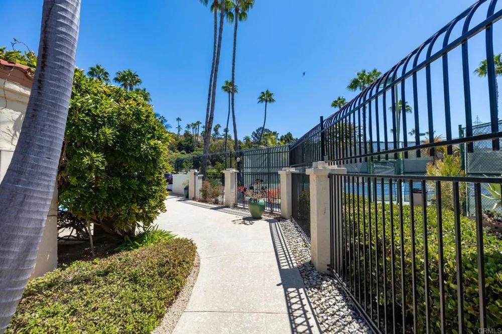 3161 Vista Mar Carlsbad, CA 92009