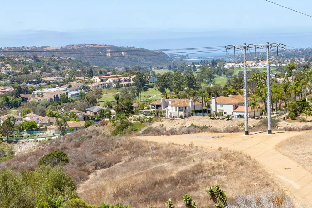 3161 Vista Mar Carlsbad, CA 92009