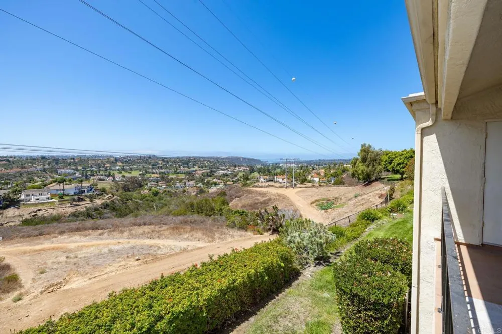 3161 Vista Mar Carlsbad, CA 92009