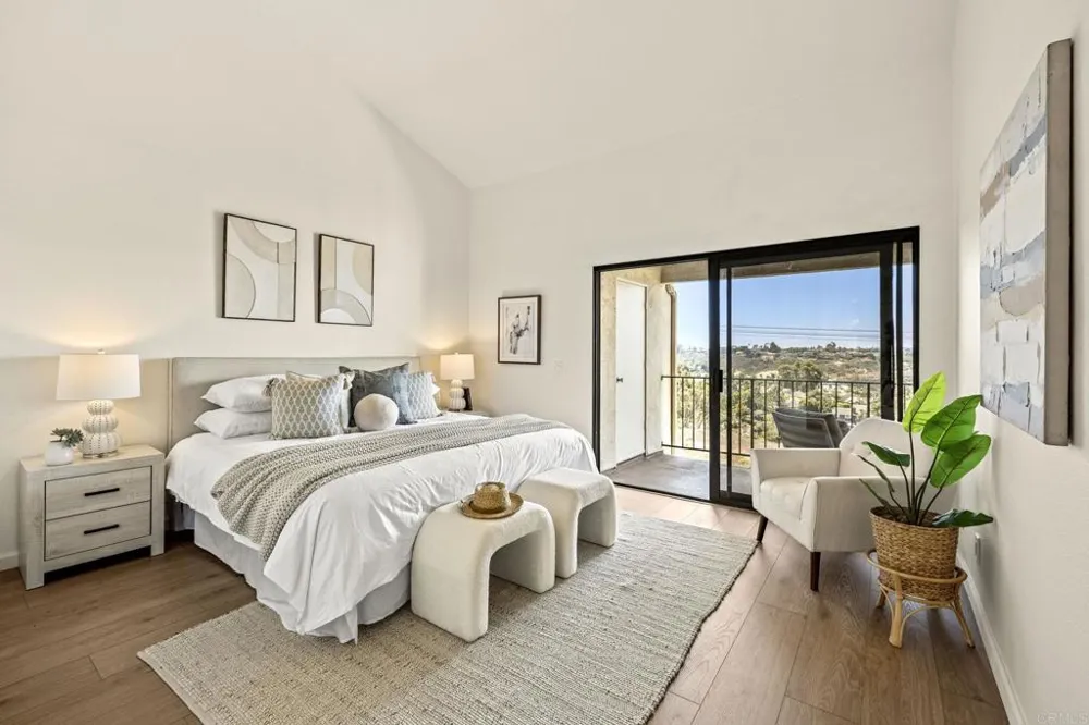 3161 Vista Mar Carlsbad, CA 92009