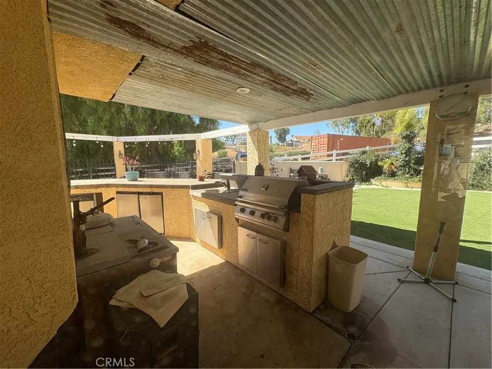 17905 Luna Court Riverside, CA 92504