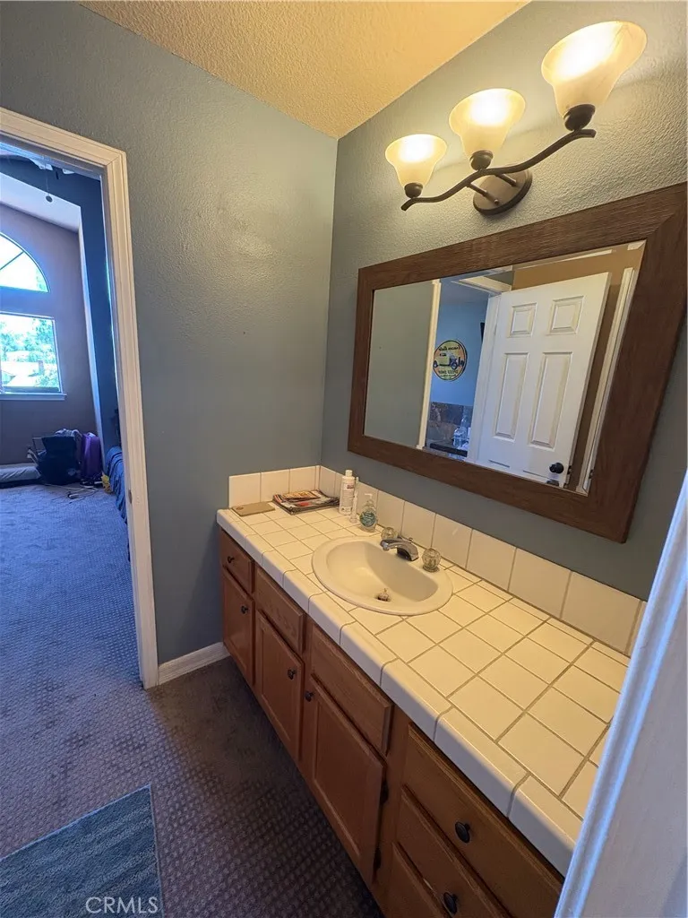 17905 Luna Court Riverside, CA 92504