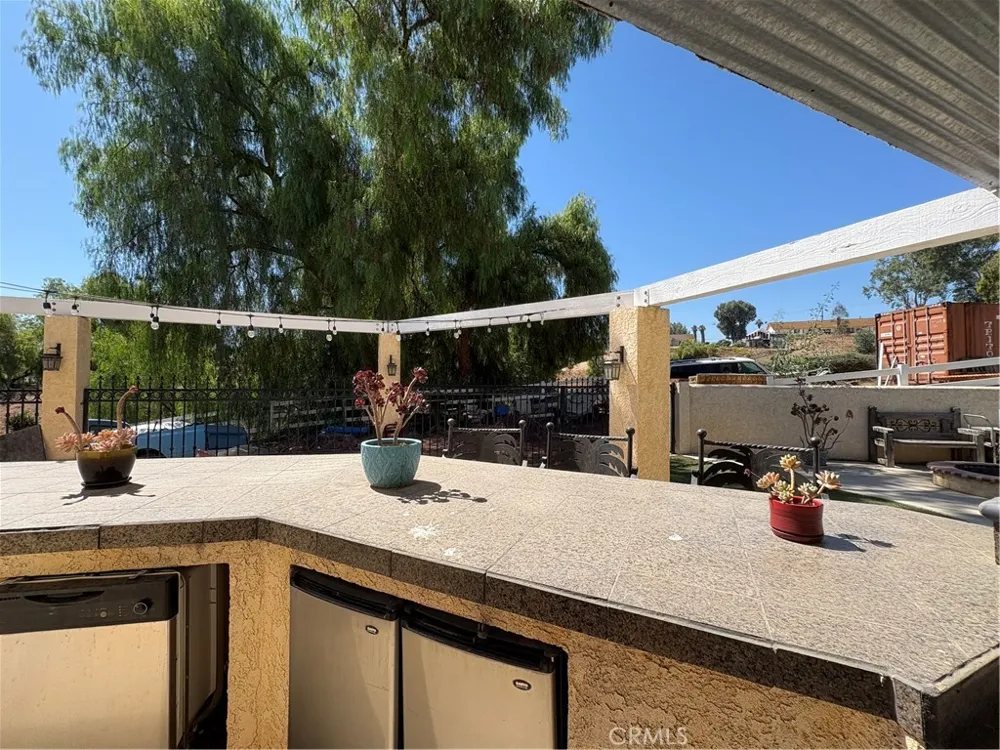 17905 Luna Court Riverside, CA 92504