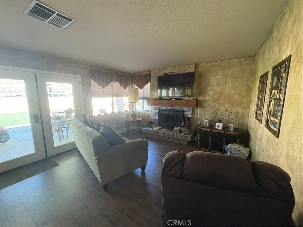 17905 Luna Court Riverside, CA 92504
