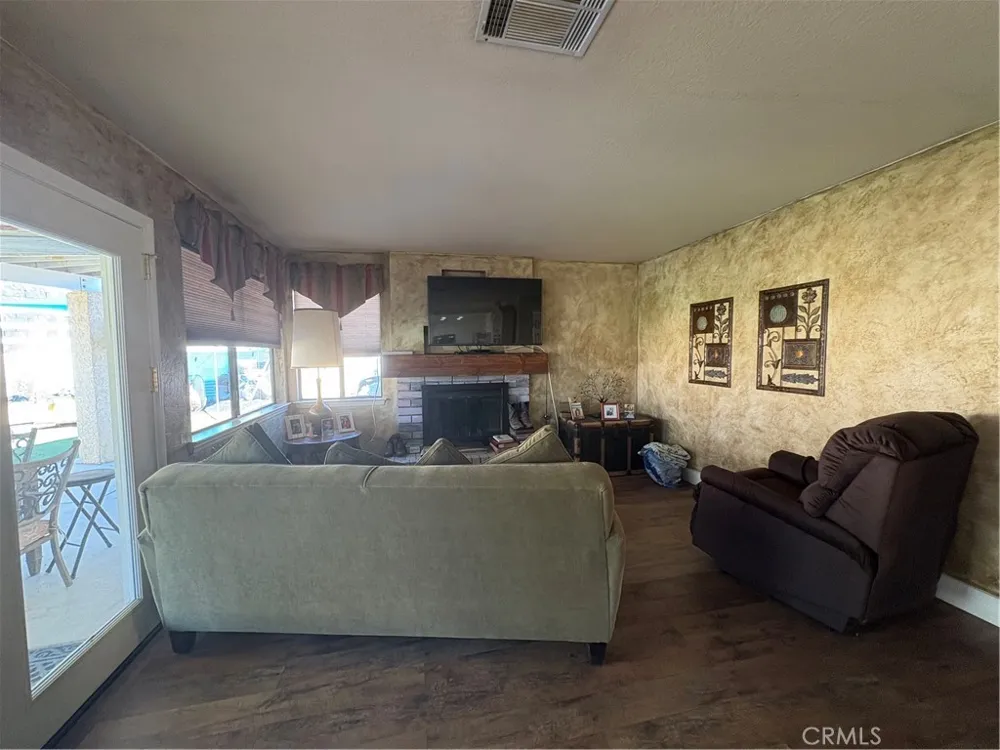 17905 Luna Court Riverside, CA 92504