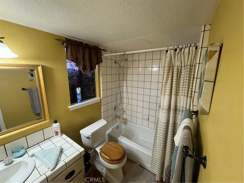 17905 Luna Court Riverside, CA 92504