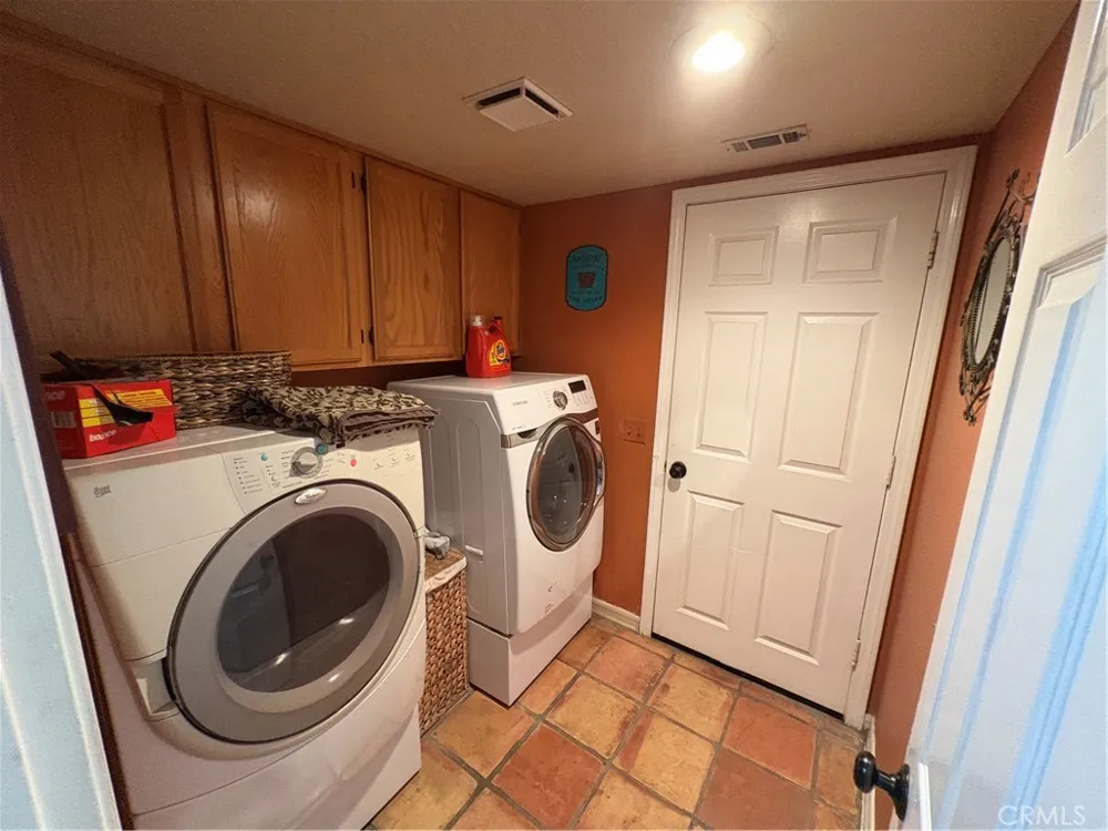 17905 Luna Court Riverside, CA 92504