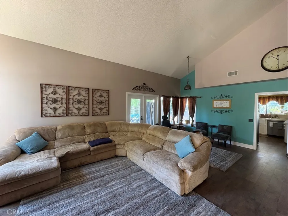 17905 Luna Court Riverside, CA 92504