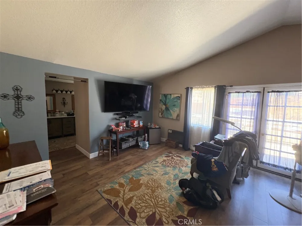 17905 Luna Court Riverside, CA 92504