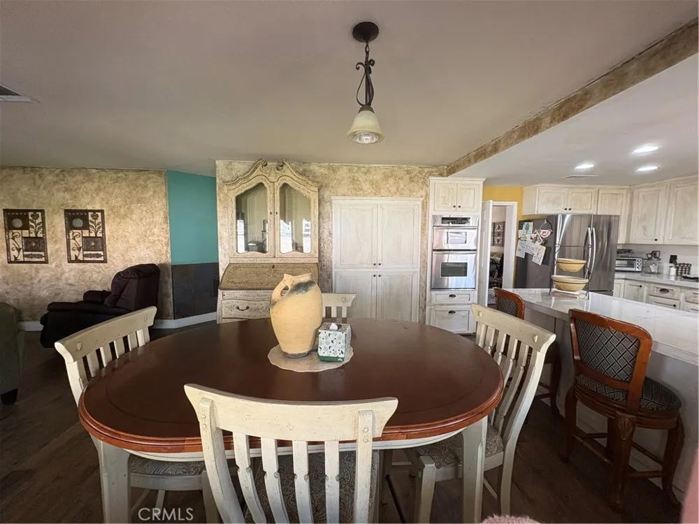 17905 Luna Court Riverside, CA 92504