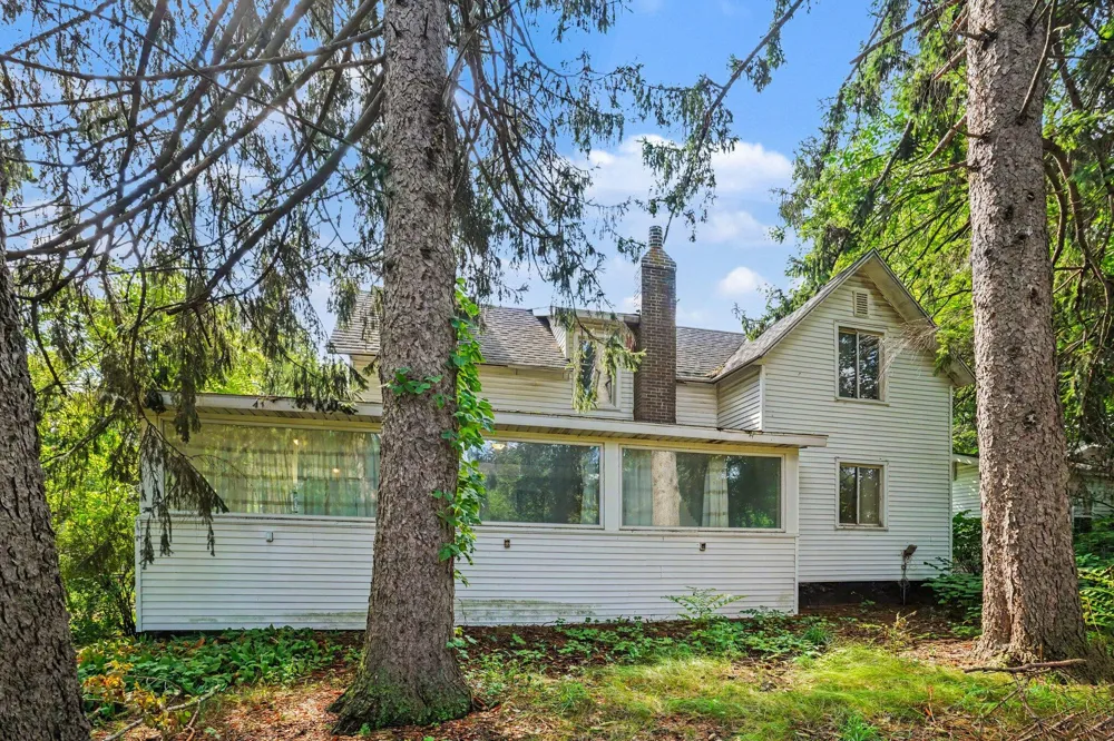 2379 Dumont Lake Road Allegan, MI 49010