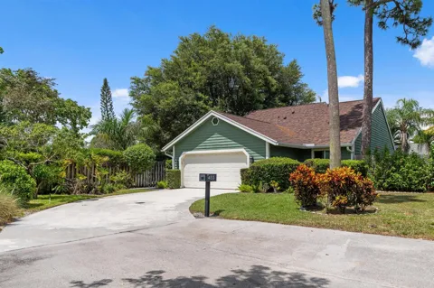 433 Goldenwood Way