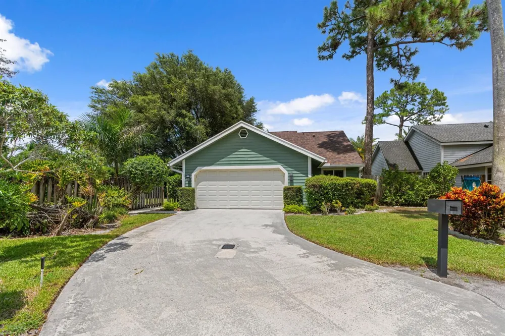 433 Goldenwood Way Wellington, FL 33414