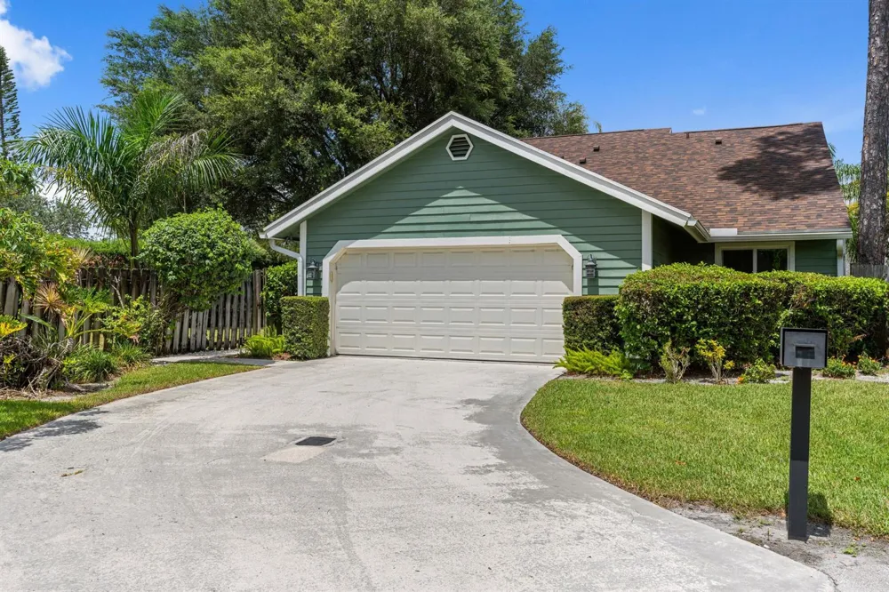 433 Goldenwood Way Wellington, FL 33414