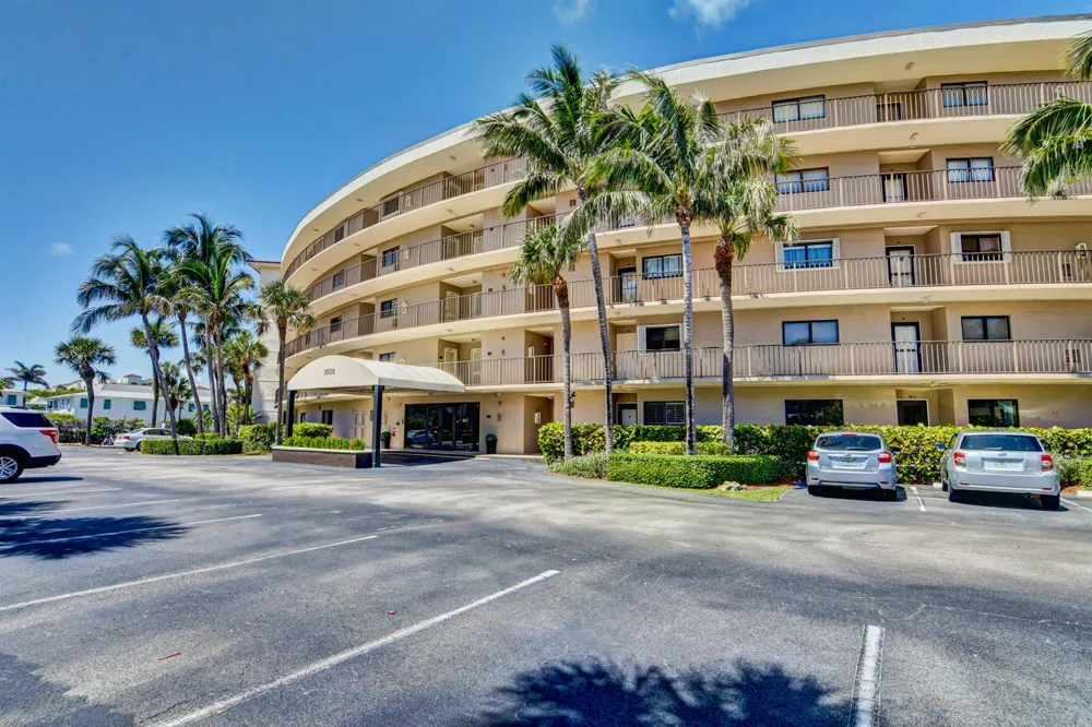 3605 S OCEAN BOULEVARD #321 South Palm Beach, FL 33480
