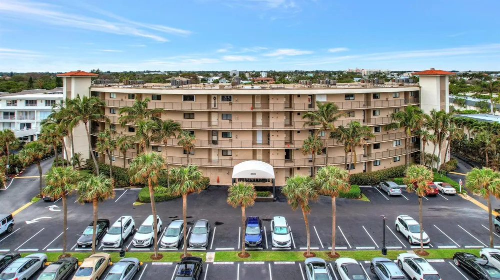 3605 S OCEAN BOULEVARD #321 South Palm Beach, FL 33480