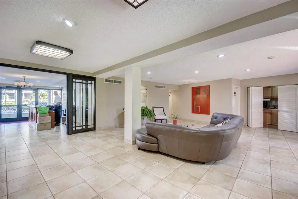 3605 S OCEAN BOULEVARD #321 South Palm Beach, FL 33480