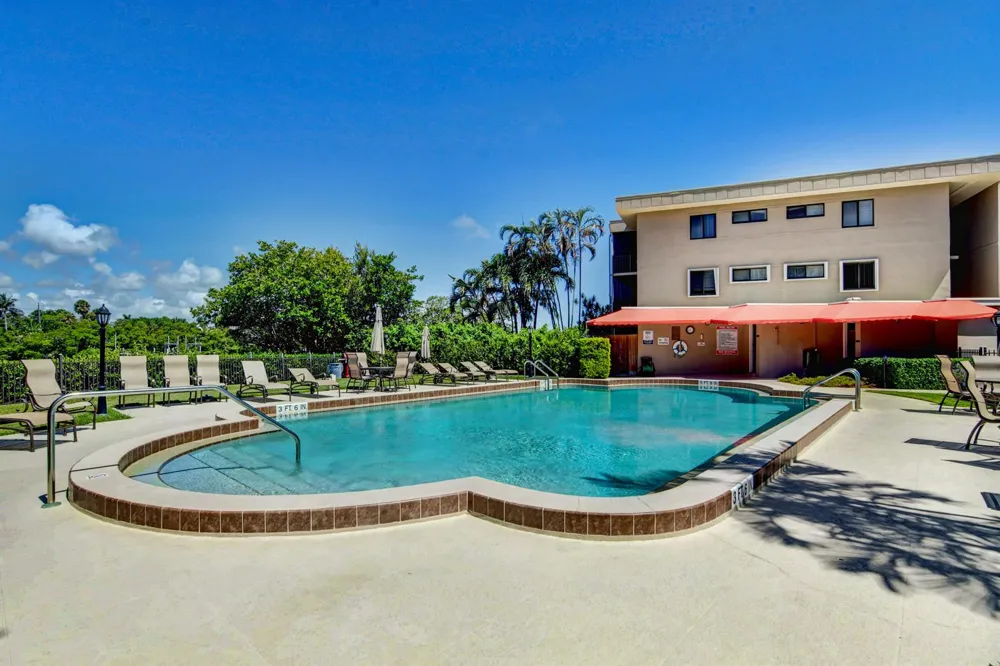 3605 S OCEAN BOULEVARD #321 South Palm Beach, FL 33480