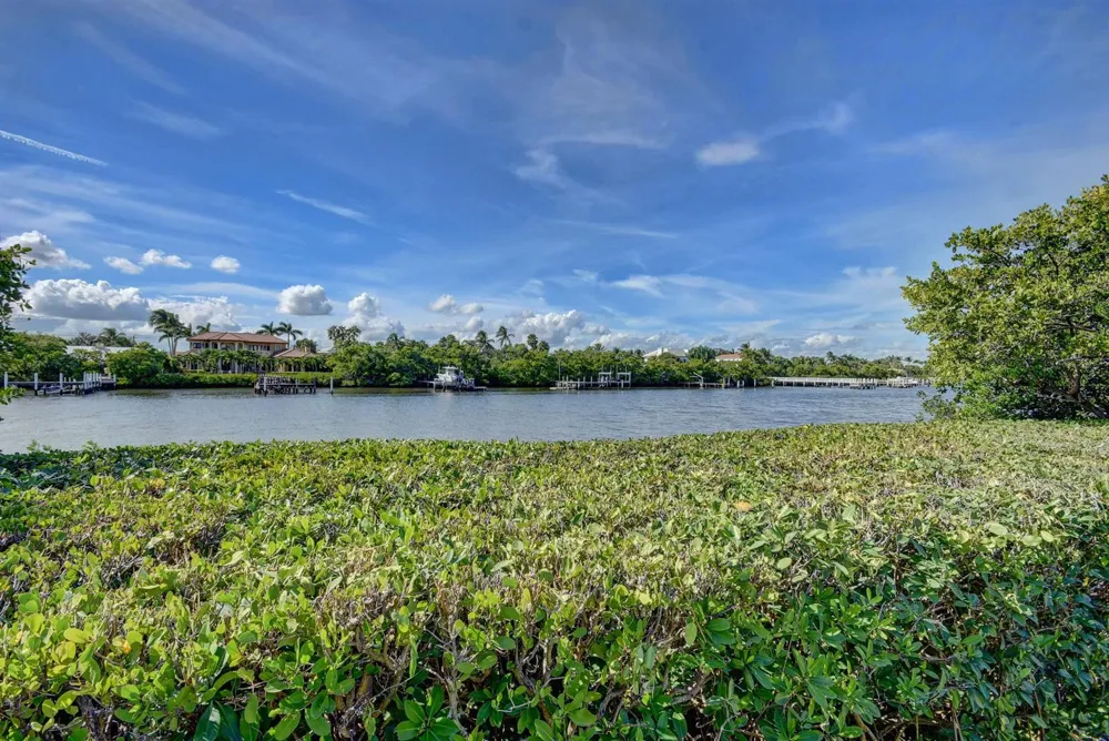 3605 S OCEAN BOULEVARD #321 South Palm Beach, FL 33480